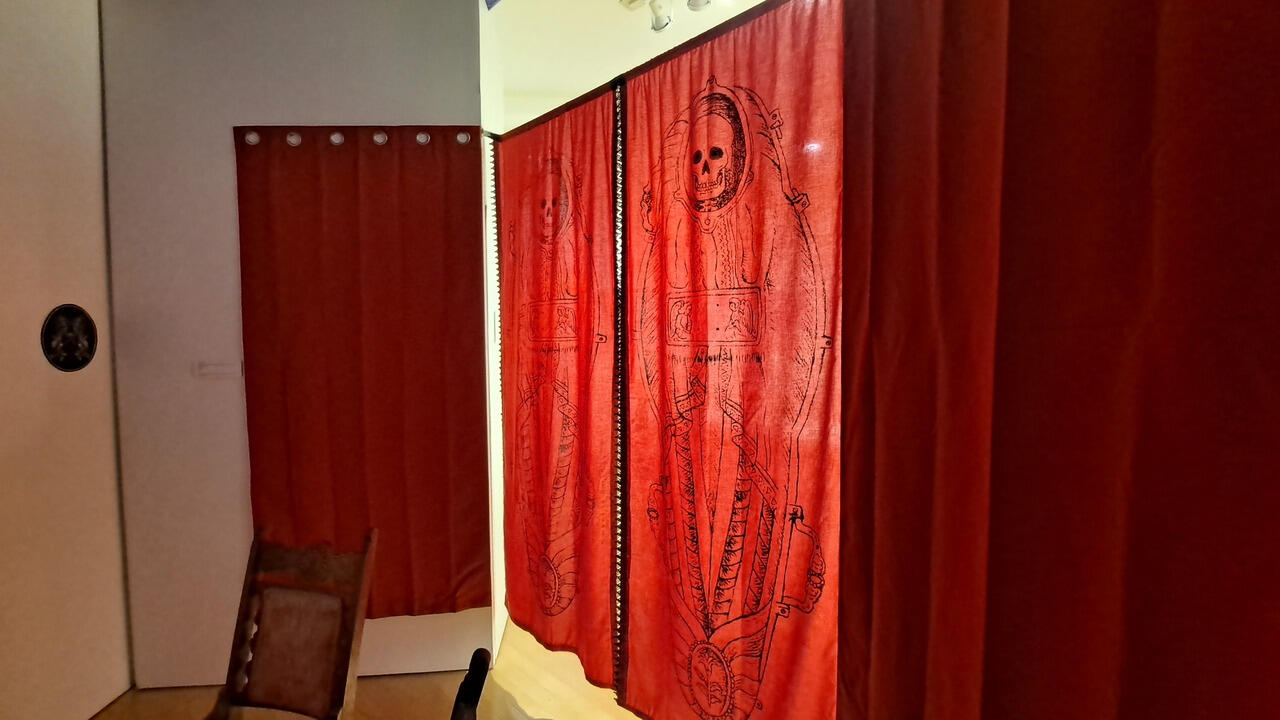 Séance Room (installation)